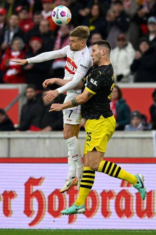 九游体育APP下载-法兰克福球员展现出强大实力，轻松击败对手的简单介绍