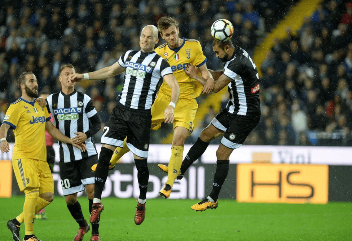 关于乌迪内斯队长因伤缺席比赛，球队防线蒙受压力的信息