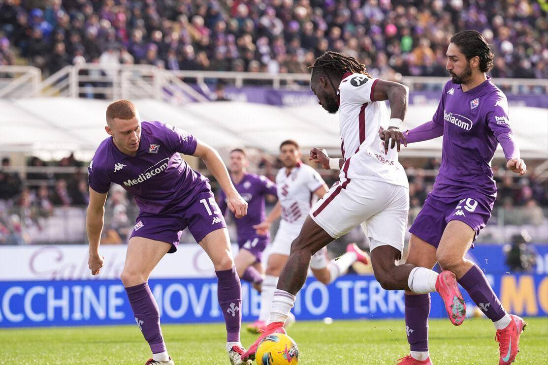 意甲赛场上出现多起红牌事件 意甲赛场上出现多起红牌事件