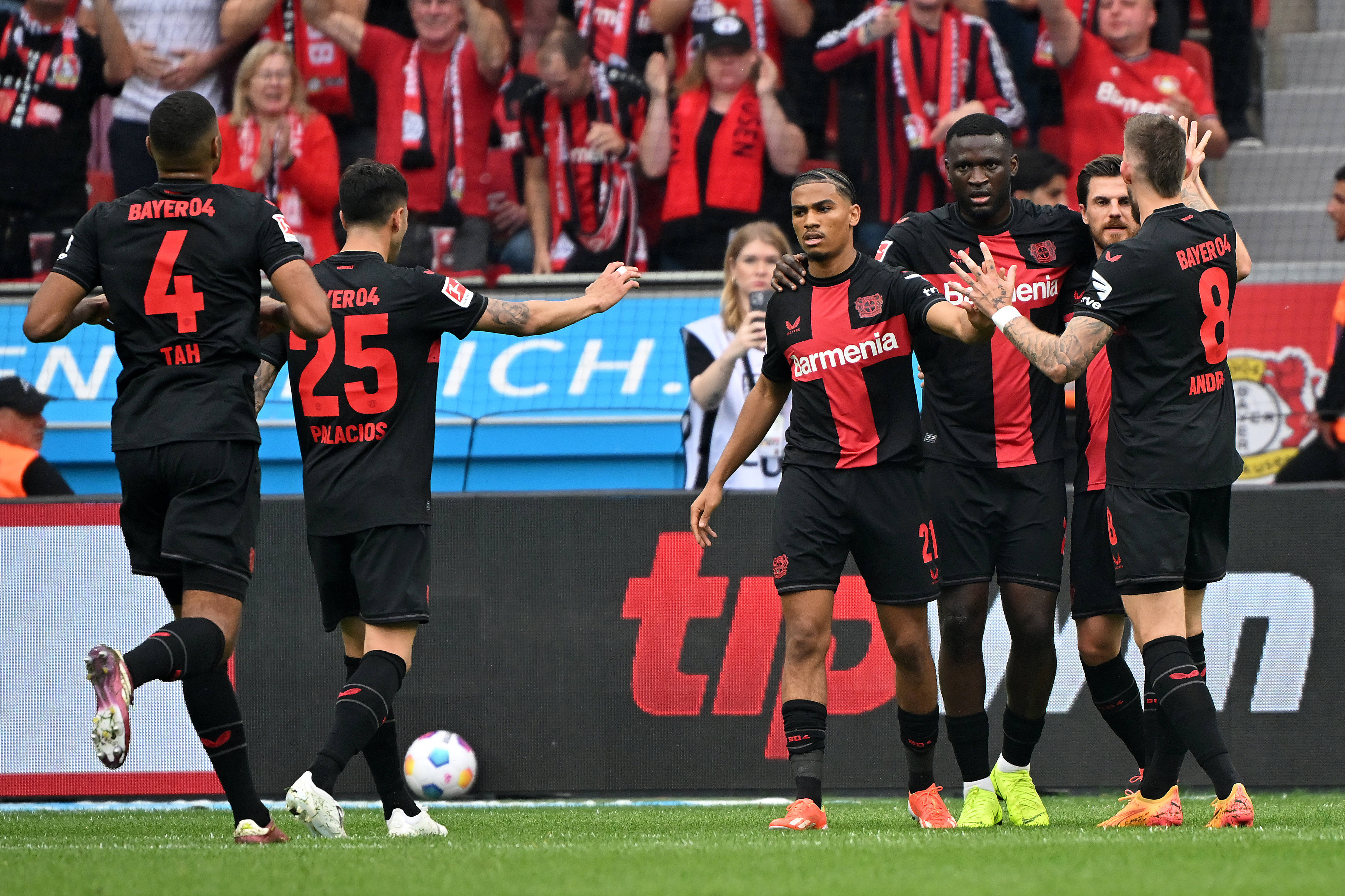 包含勒沃库森晋级，欧冠比赛智慧取胜的词条