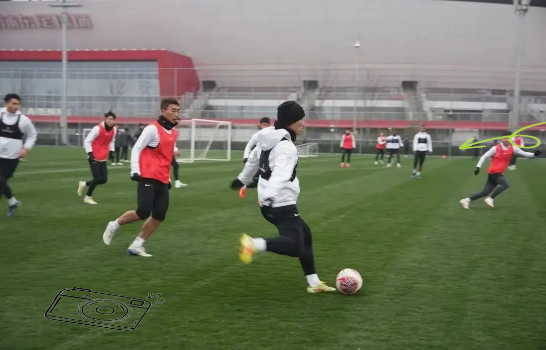 九游娱乐网站-东方足球球队备战迎接新挑战