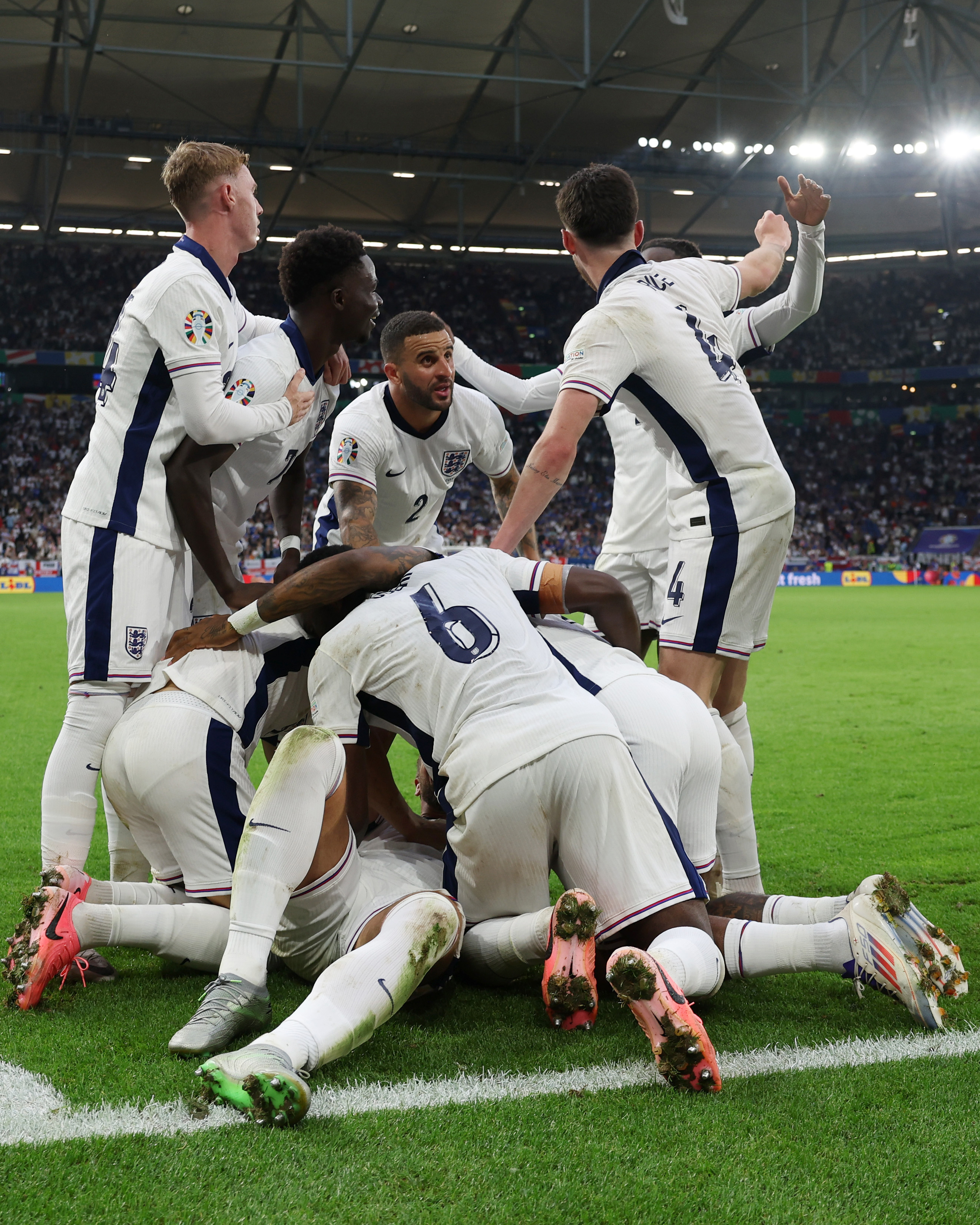 欧洲传奇球队对决,经典战役再现! 欧洲传奇球队对决,经典战役再现!