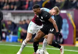 普雷斯顿连困颓势,士气低迷 普雷斯顿连困颓势,士气低迷