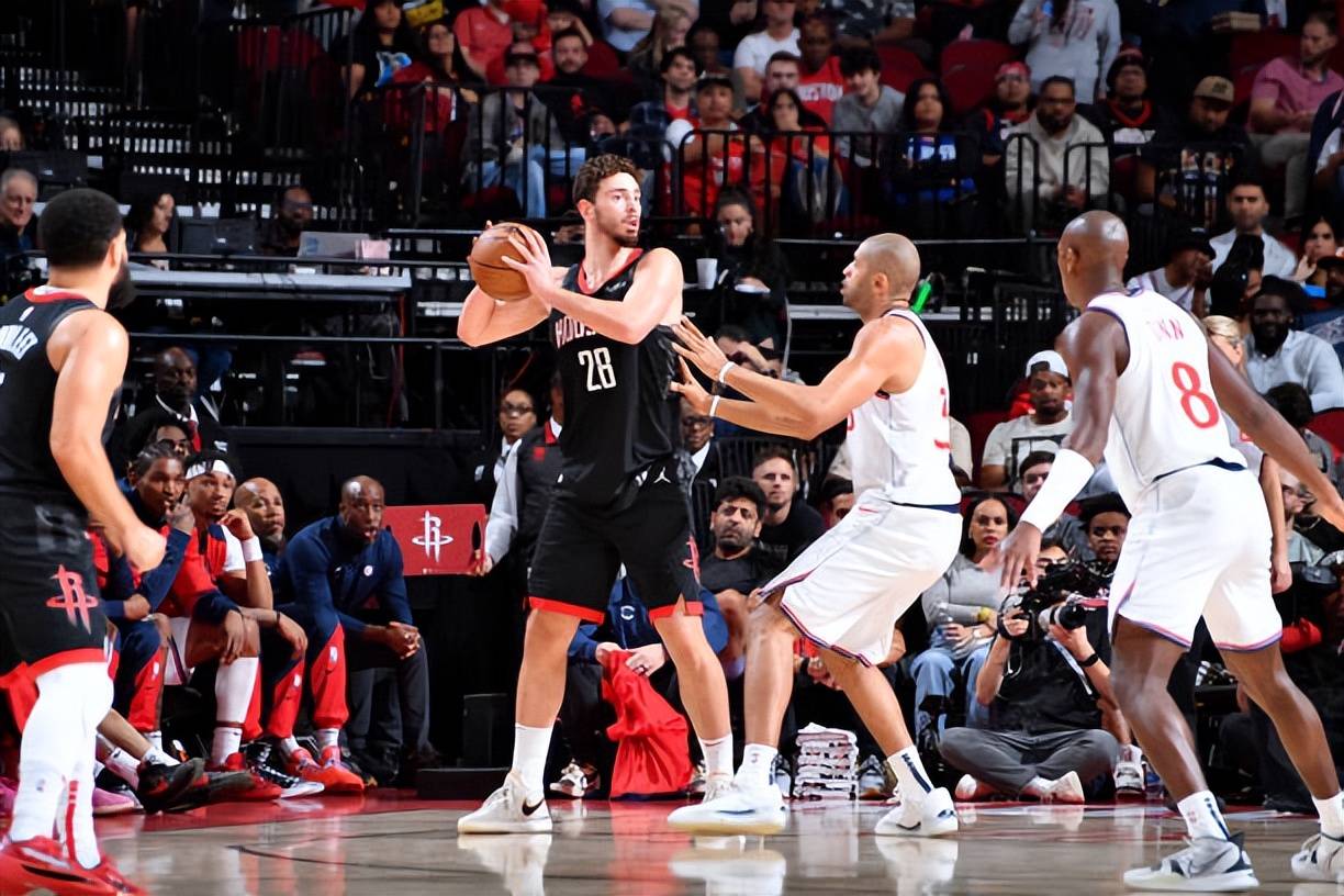 9you娱乐-火箭率先进入季后赛,力争夺冠