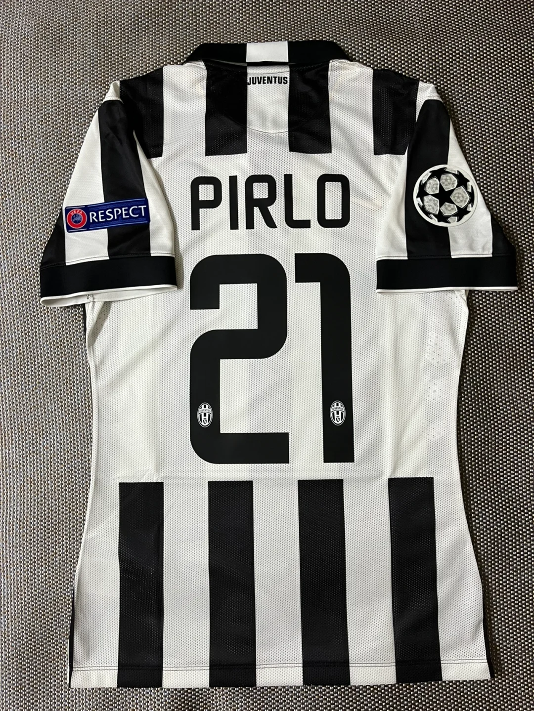 尤文图斯曲高人应固样，巴萨跃落织布！歌声的简单介绍