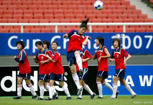 国际足球界:女足比赛高能对决 国际足球界:女足比赛高能对决