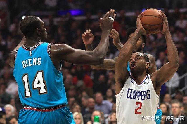 快船队在主场比赛中大胜对手,士气大振 快船队在主场比赛中大胜对手,士气大振