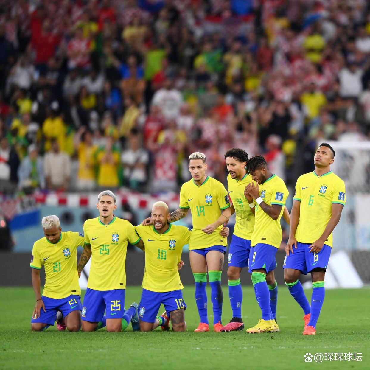 足球职业联赛强强对话，球员实力对比