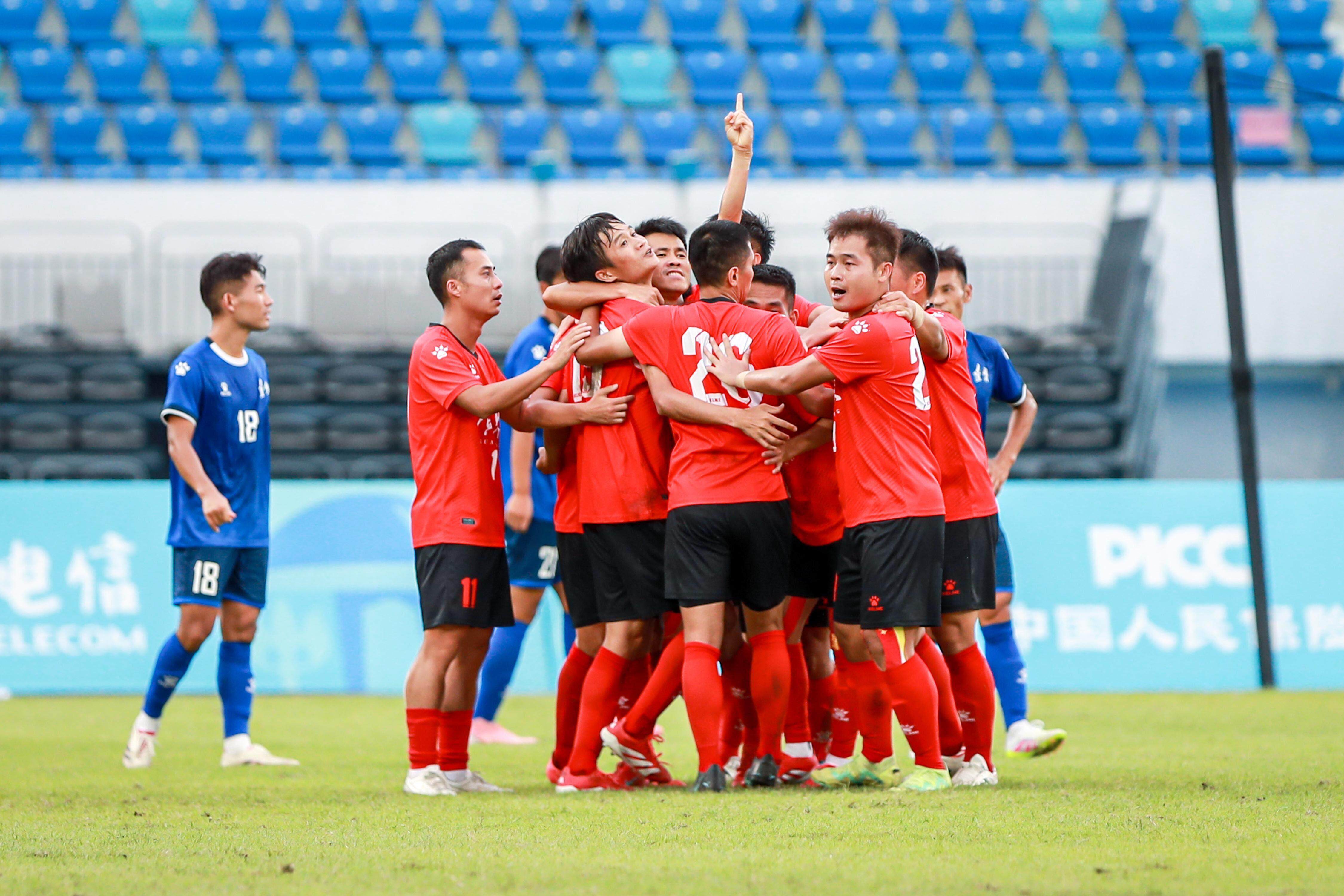 九游体育直播-球员在比赛中展现出色，助队赢得比赛