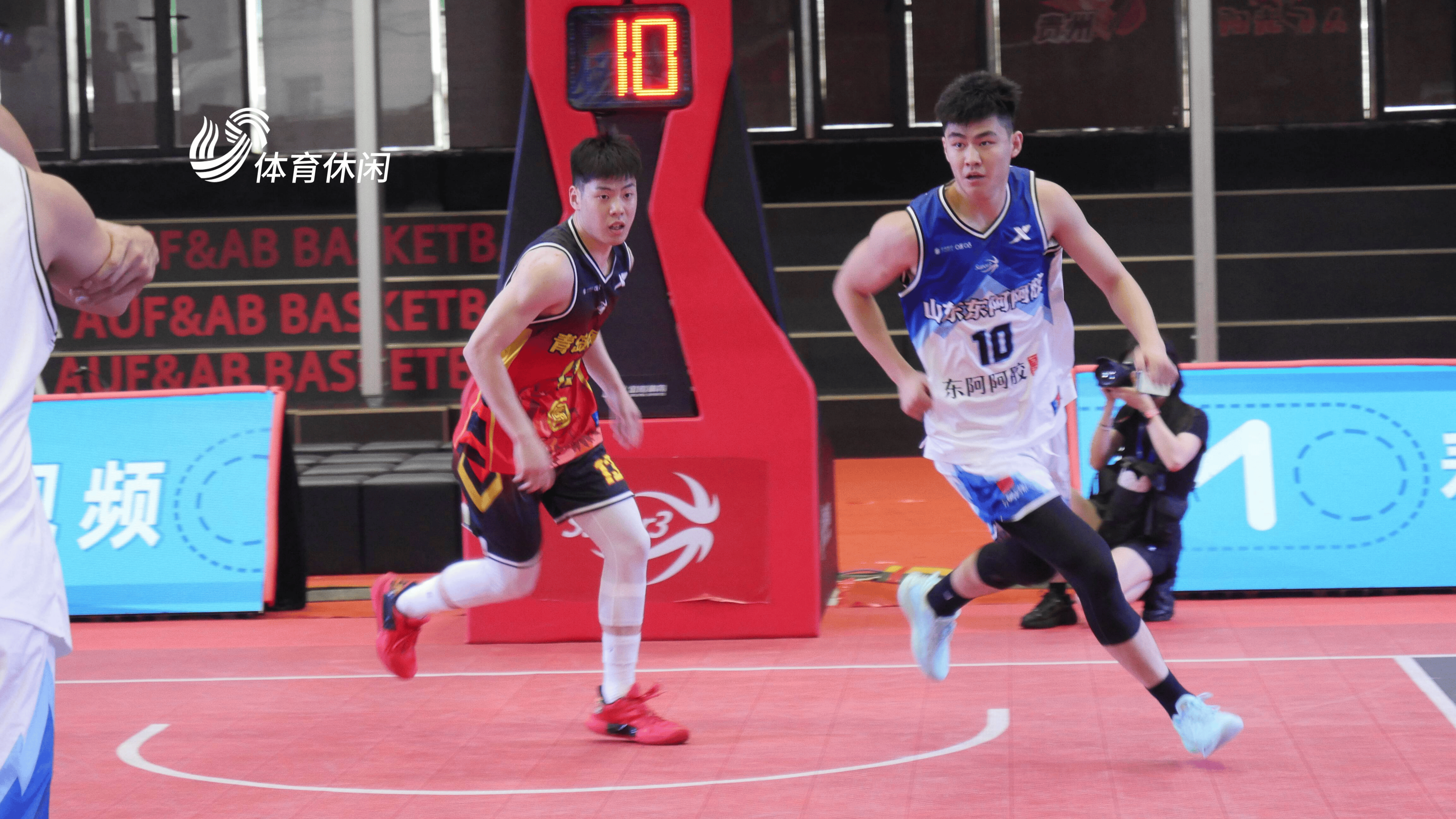 球员在比赛中展现出色，助队赢得比赛