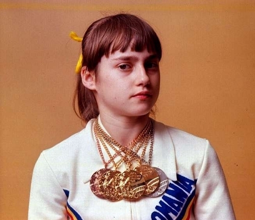 罗马尼亚足球传奇球星退役金字招牌永归隐