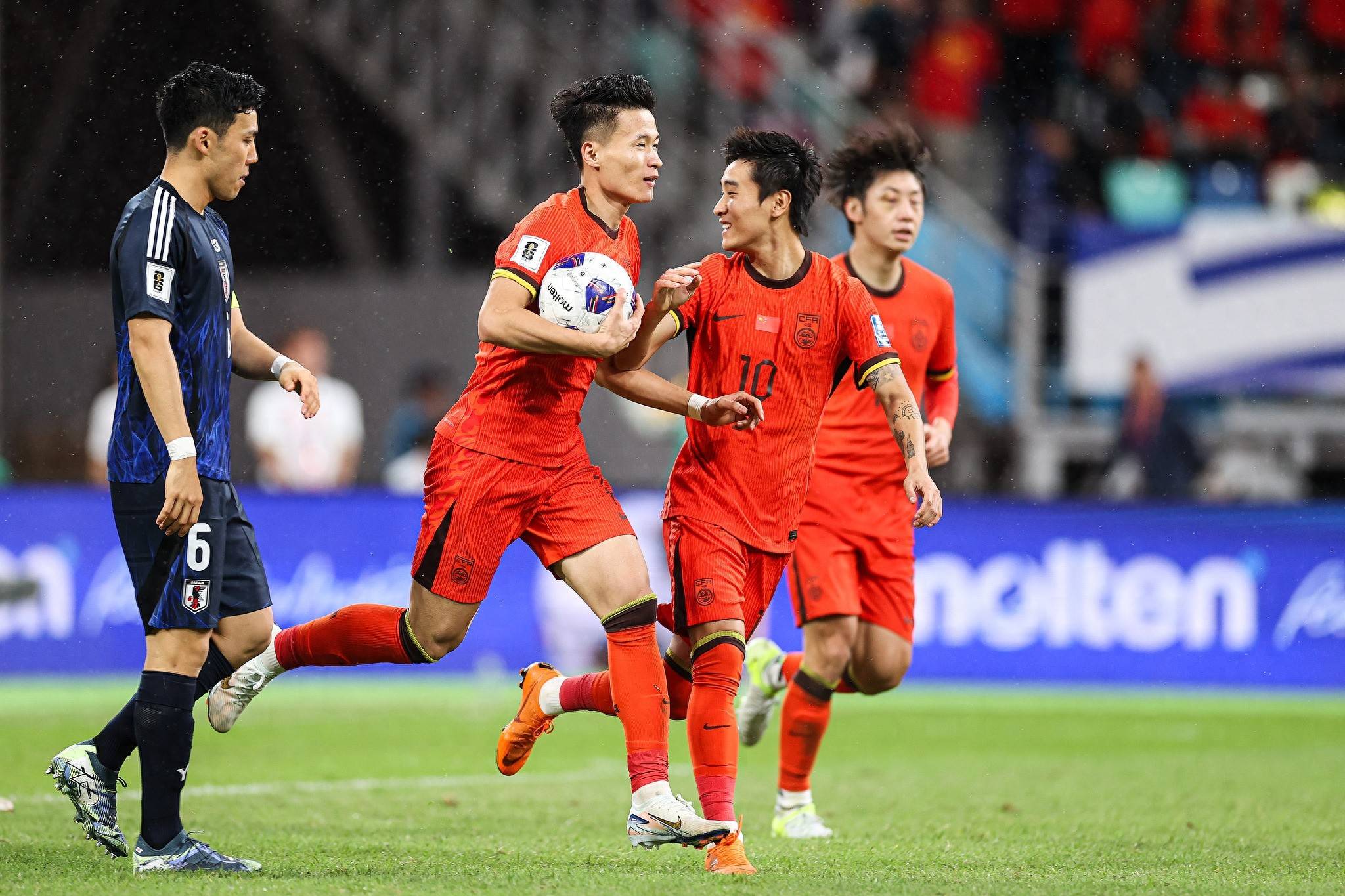中国球队在重要赛事中获得成功，展现实力