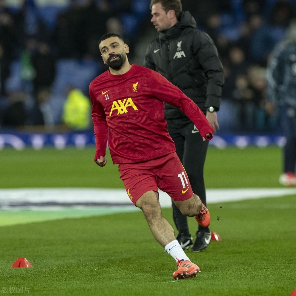 狼队客场战胜雷丁，士气高涨