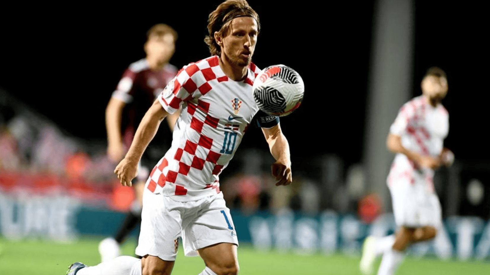 包含克罗地亚队团结一致：默契配合取得辉煌胜利的词条