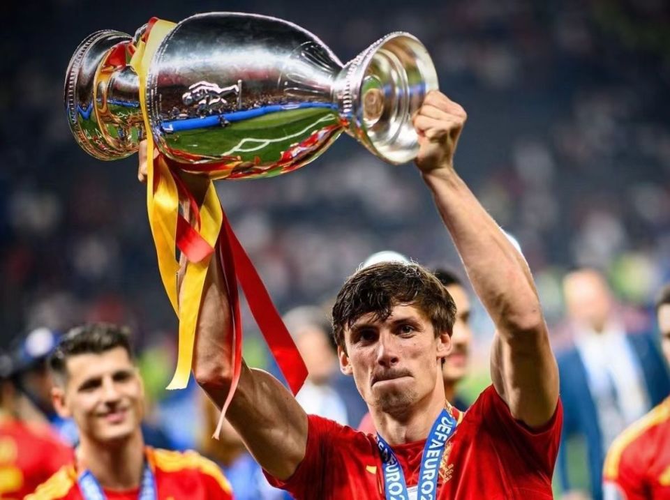 西甲豪门展现强大实力,夺得重要胜利 西甲豪门展现强大实力,夺得重要胜利