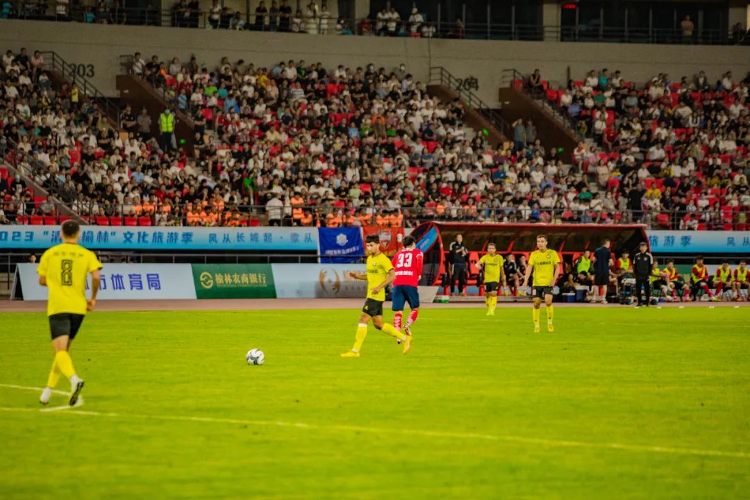 足球赛事红火进行，球队实力暴露无疑