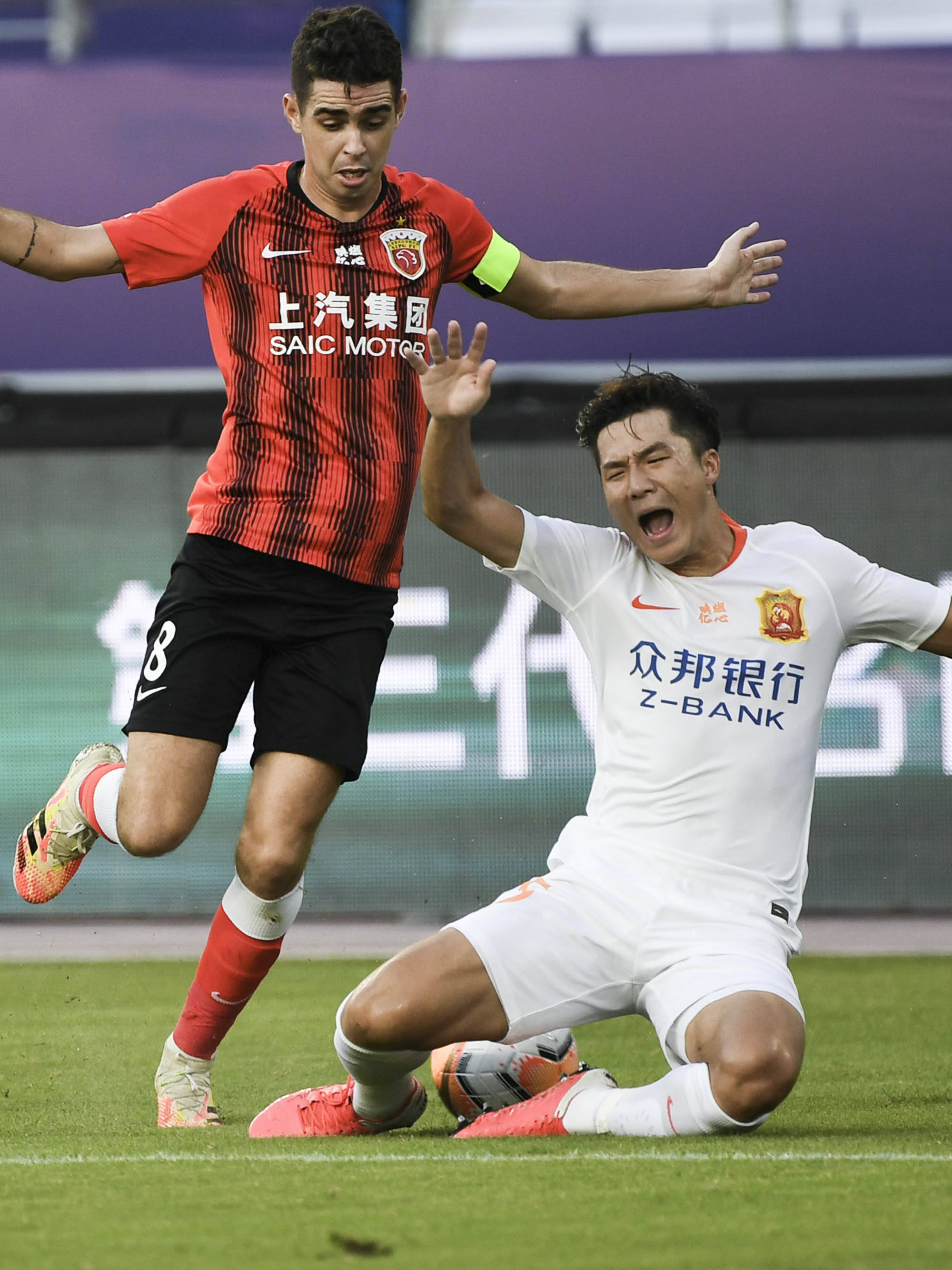 包含上港挑战河南建业,锐意夺冠的词条 包含上港挑战河南建业,锐意夺冠的词条