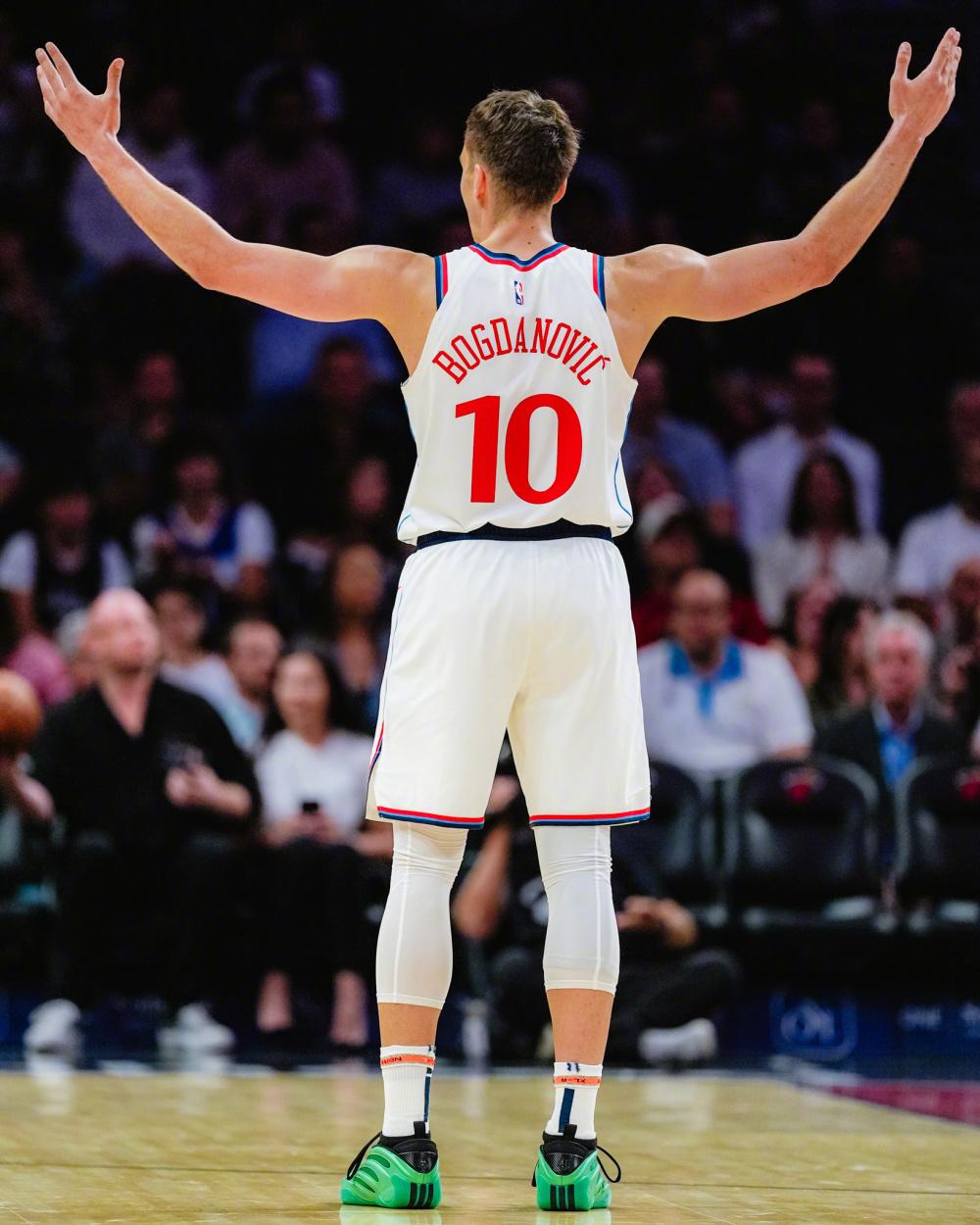 包含诺维奇遭遇颓势！客场连败，难以扭转的词条