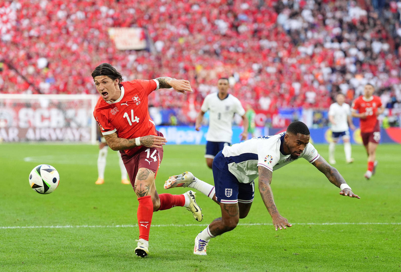 英格兰主场战胜瑞士，积分领先！