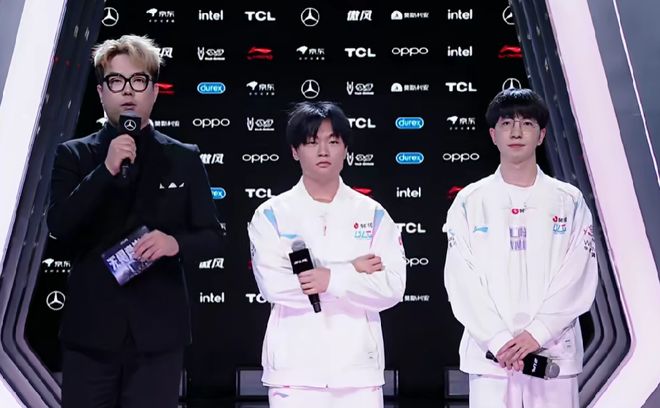 JDG轻取T1,Elk团战一打五顶尖较量八强赛,锁定晋级资格 JDG轻取T1,Elk团战一打五顶尖较量八强赛,锁定晋级资格