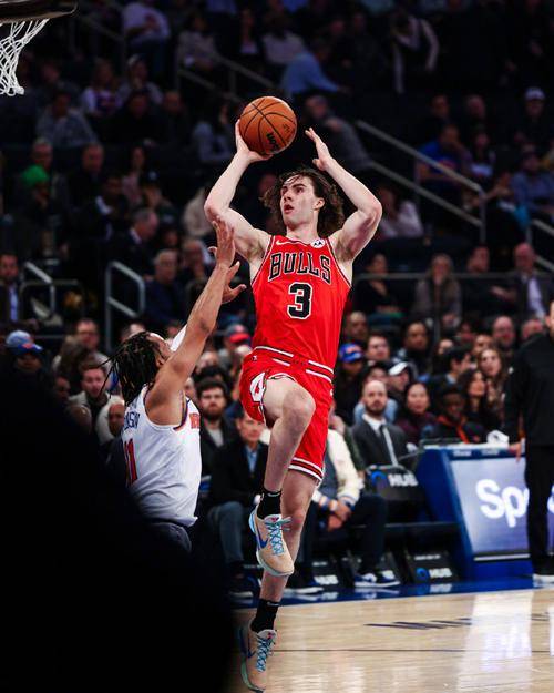 公牛击败骑士,拉文砍下30分 公牛击败骑士,拉文砍下30分