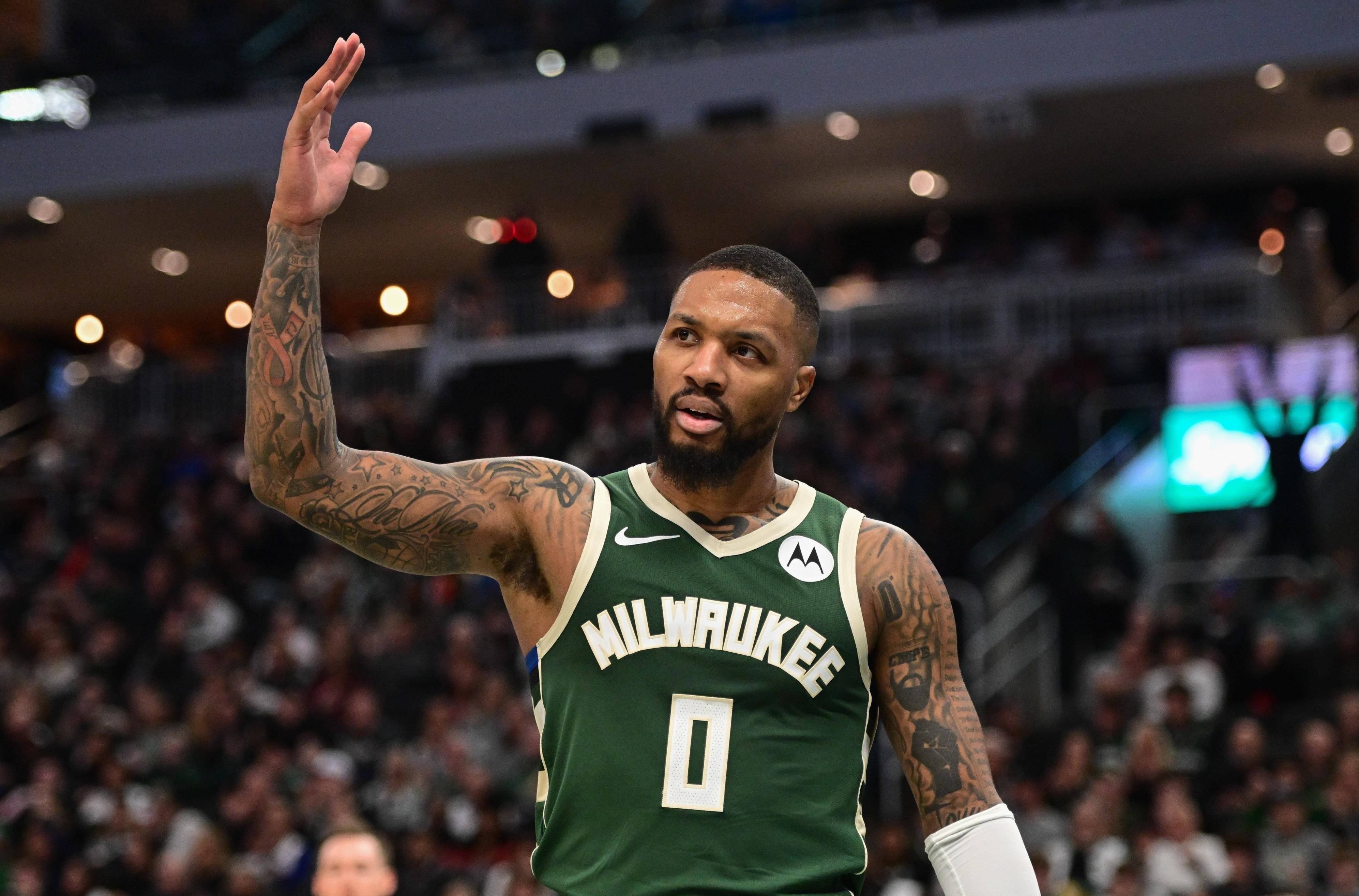 九游中国-雄鹿队外线发挥出色,期待在季后赛中有所作为