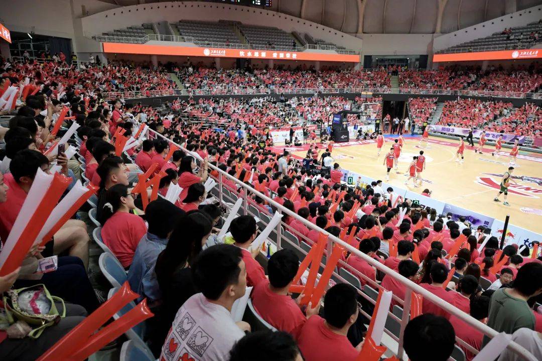 DFM轻取C9,Elk拿下关键大龙激烈交锋成都决赛之夜,强势挺进下一轮 DFM轻取C9,Elk拿下关键大龙激烈交锋成都决赛之夜,强势挺进下一轮