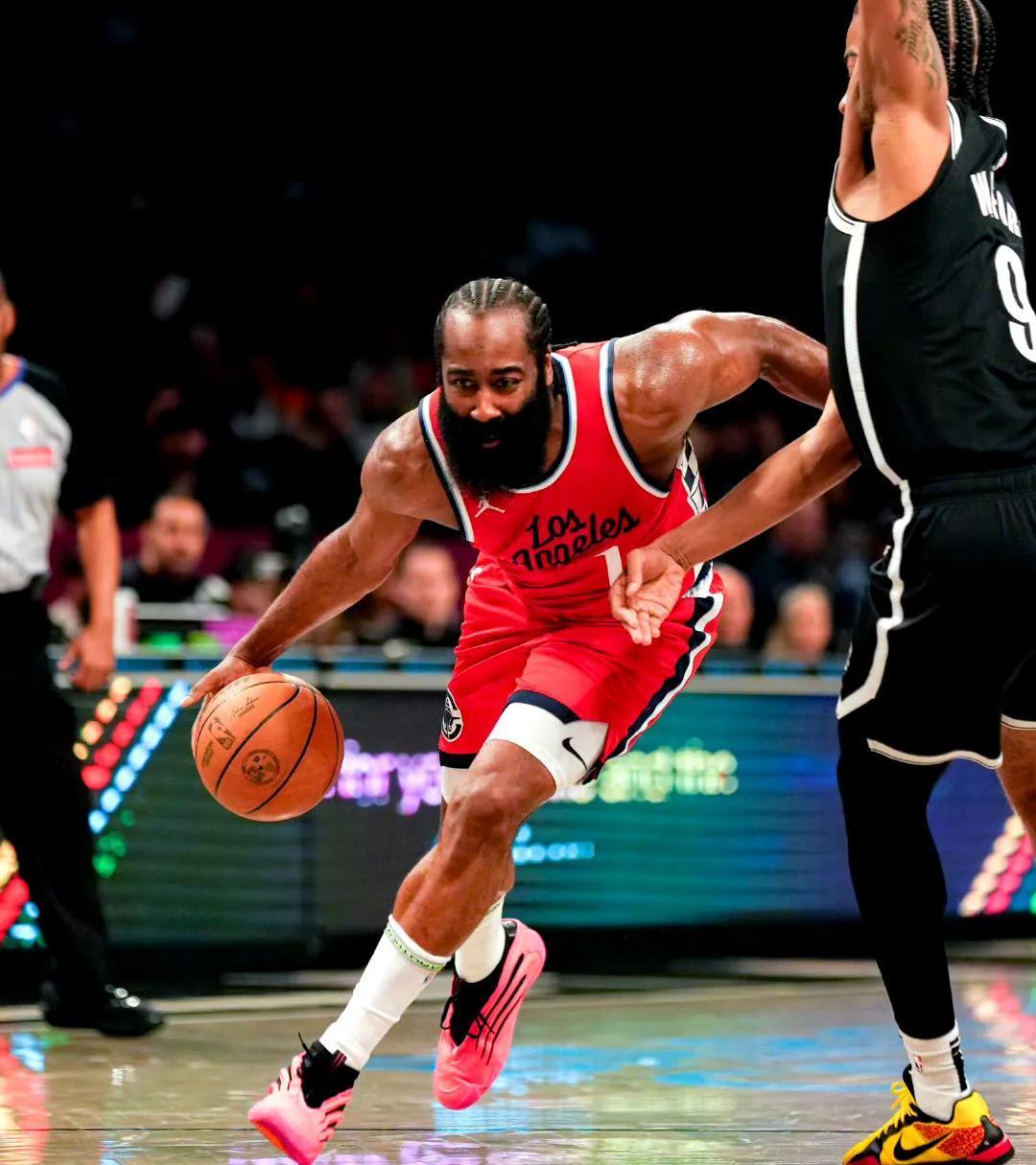 快船胜马刺，伦纳德14助攻刷新生涯纪录